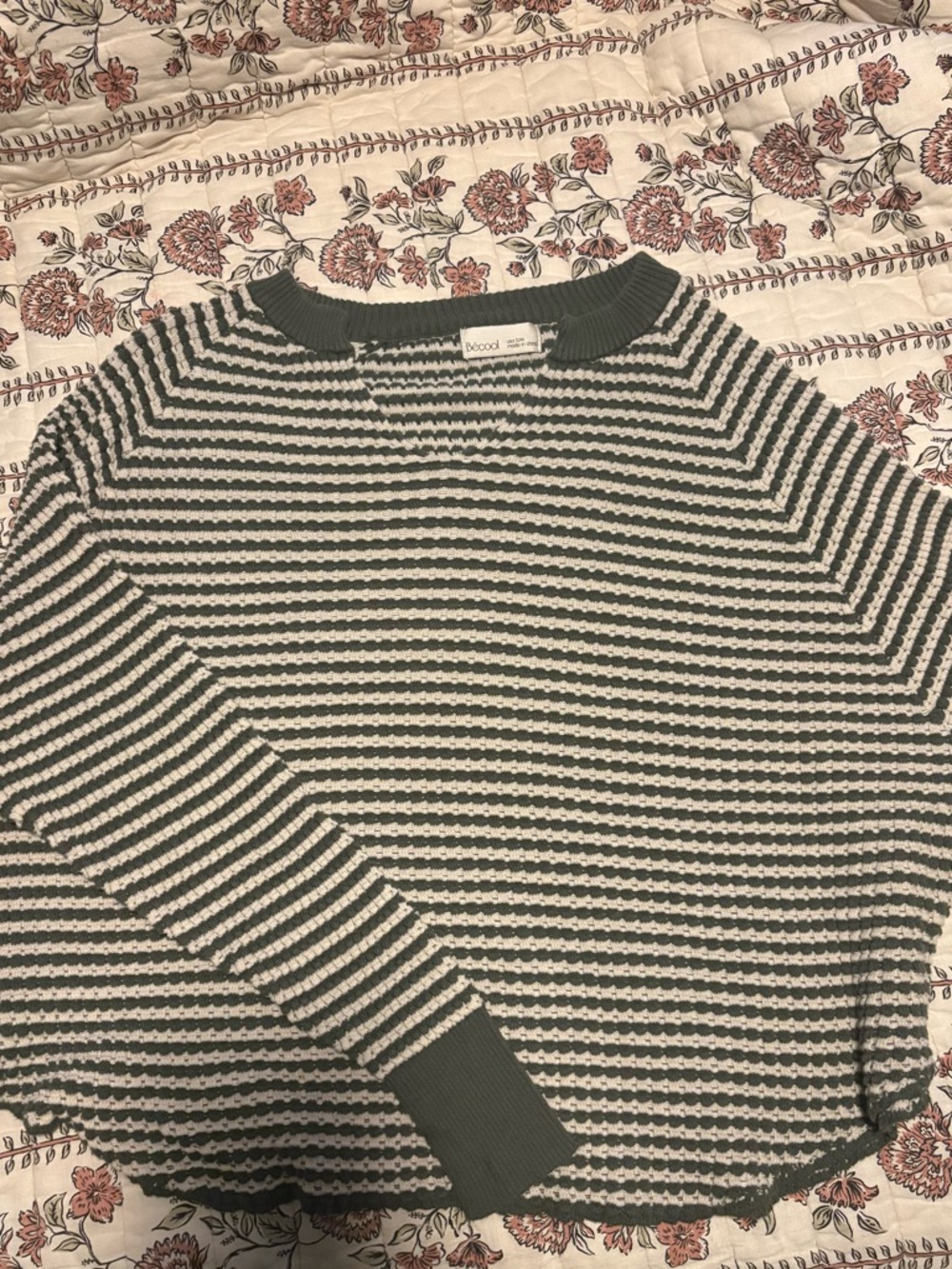Women’s Striped Sweater - Bêcool